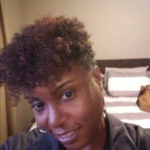 Meet your Posher, Lenore